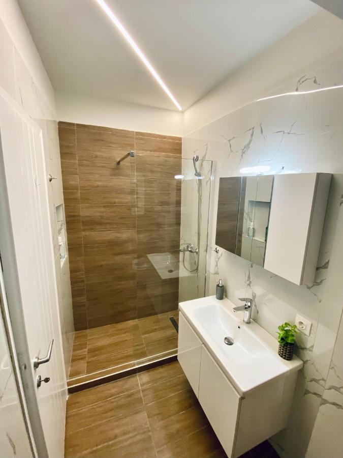 Central Grey Quiet Apartment سالونيك المظهر الخارجي الصورة